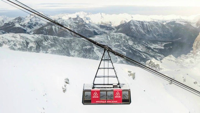 Gondola kívülről az Alpokban