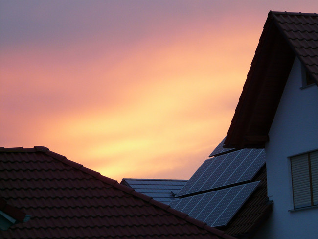 Többek között napelem használatával is lehet az áramfogyasztást csökkenteni