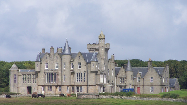 A szigeten található kastély számos szabaidős tevékenységet nyújt vendégeinek
